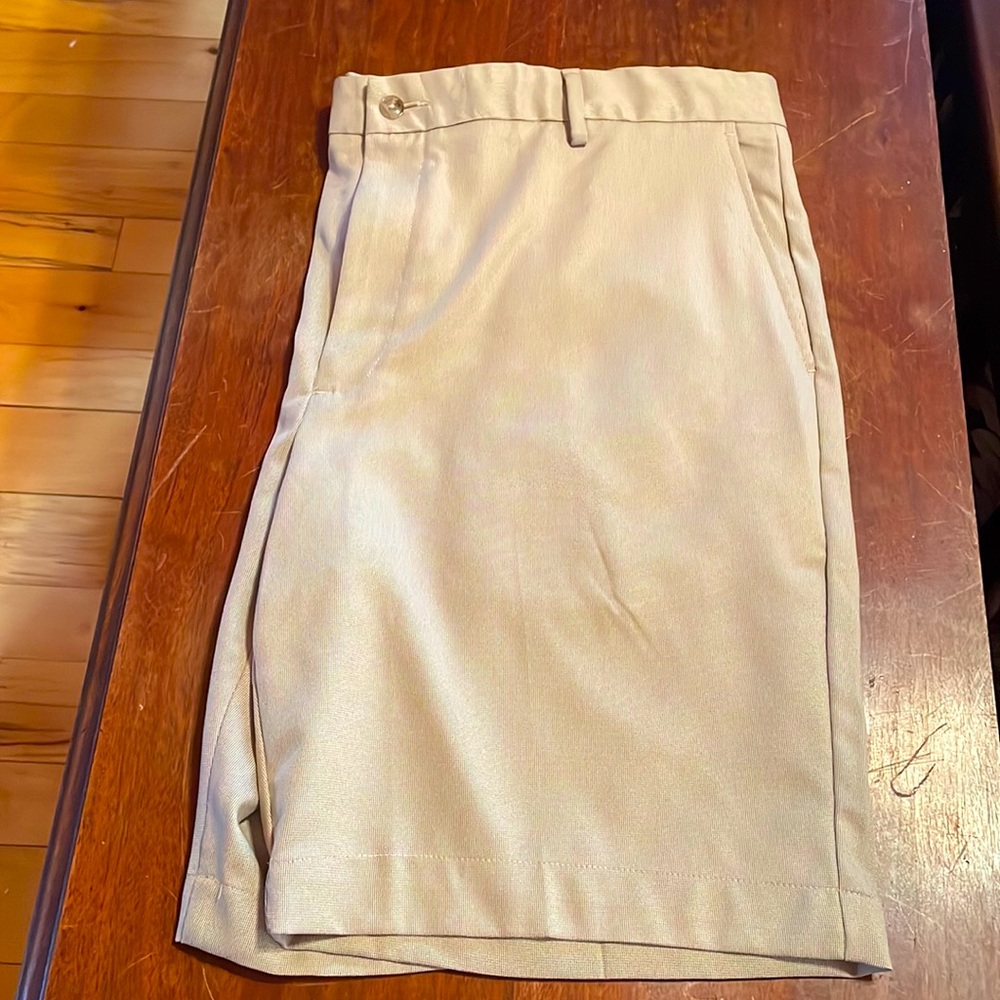 Men’s Greg Norman Shorts size 40